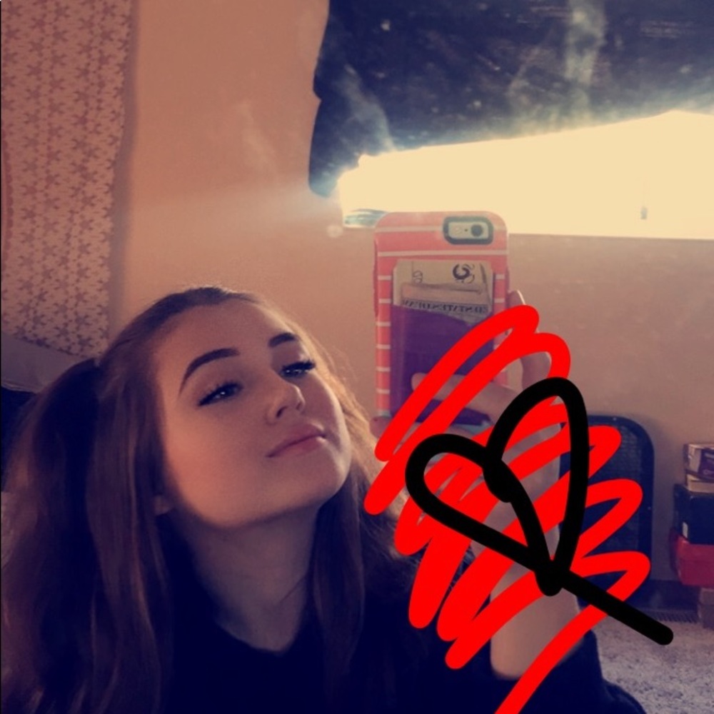 Meet your Posher, Kayla